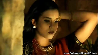 Looker From Bollywood Needs More Attention